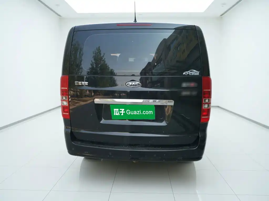 Photo 3 - JAC Refine M3
