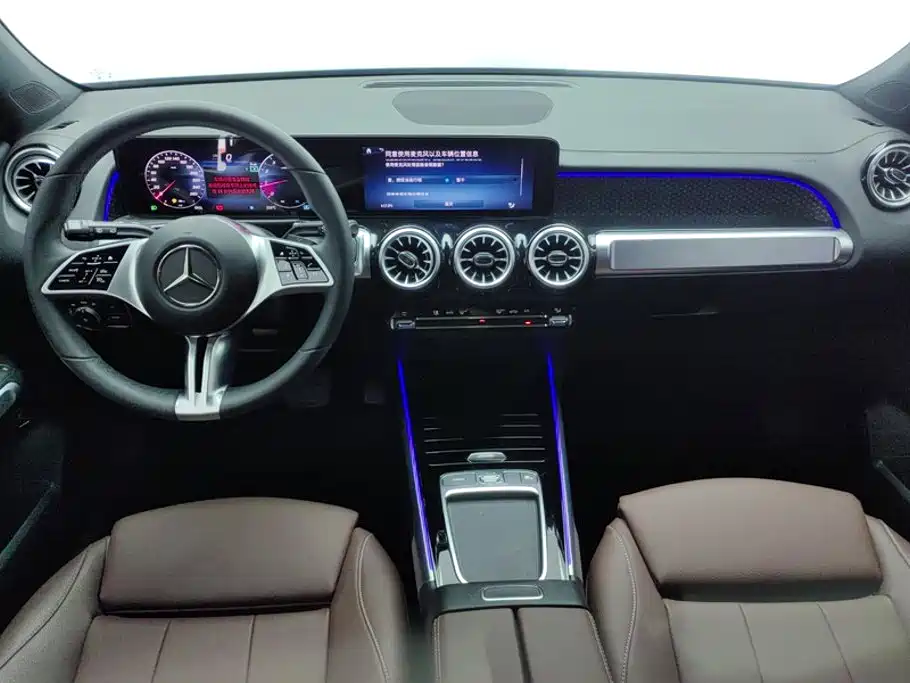 Photo 12 - Mercedes-Benz GLB