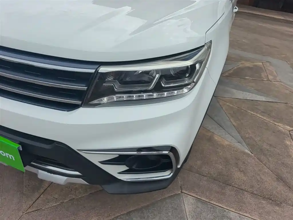 Dongfeng Fengxing Jingyi X5 2018 2017 Dynamic Series 1.5T CVT Premium