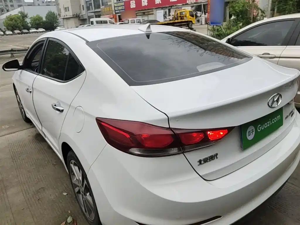 Hyundai Elantra 2016 Model 1.6L Automatic Smart Elite фото 23