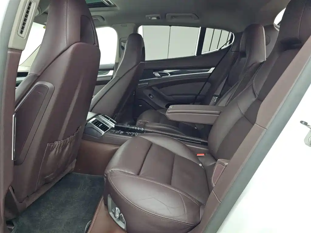 Porsche Panamera 2016 Panamera Edition 3.0T фото 9