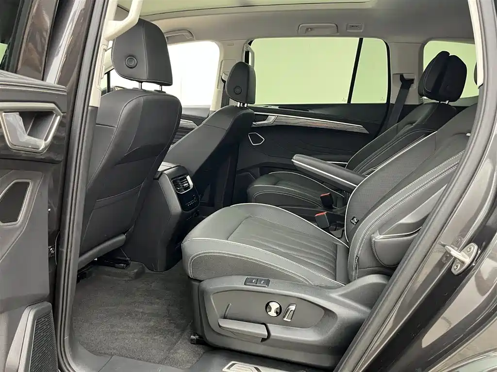 Volkswagen Talagon 2025 Model 450TSI AWD Premium 6-Seater фото 2