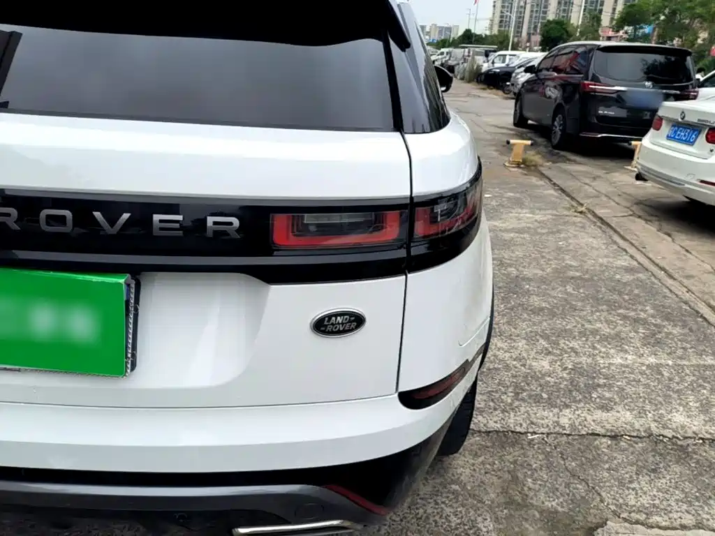 Фото 8 - Land Rover Range Rover Velar