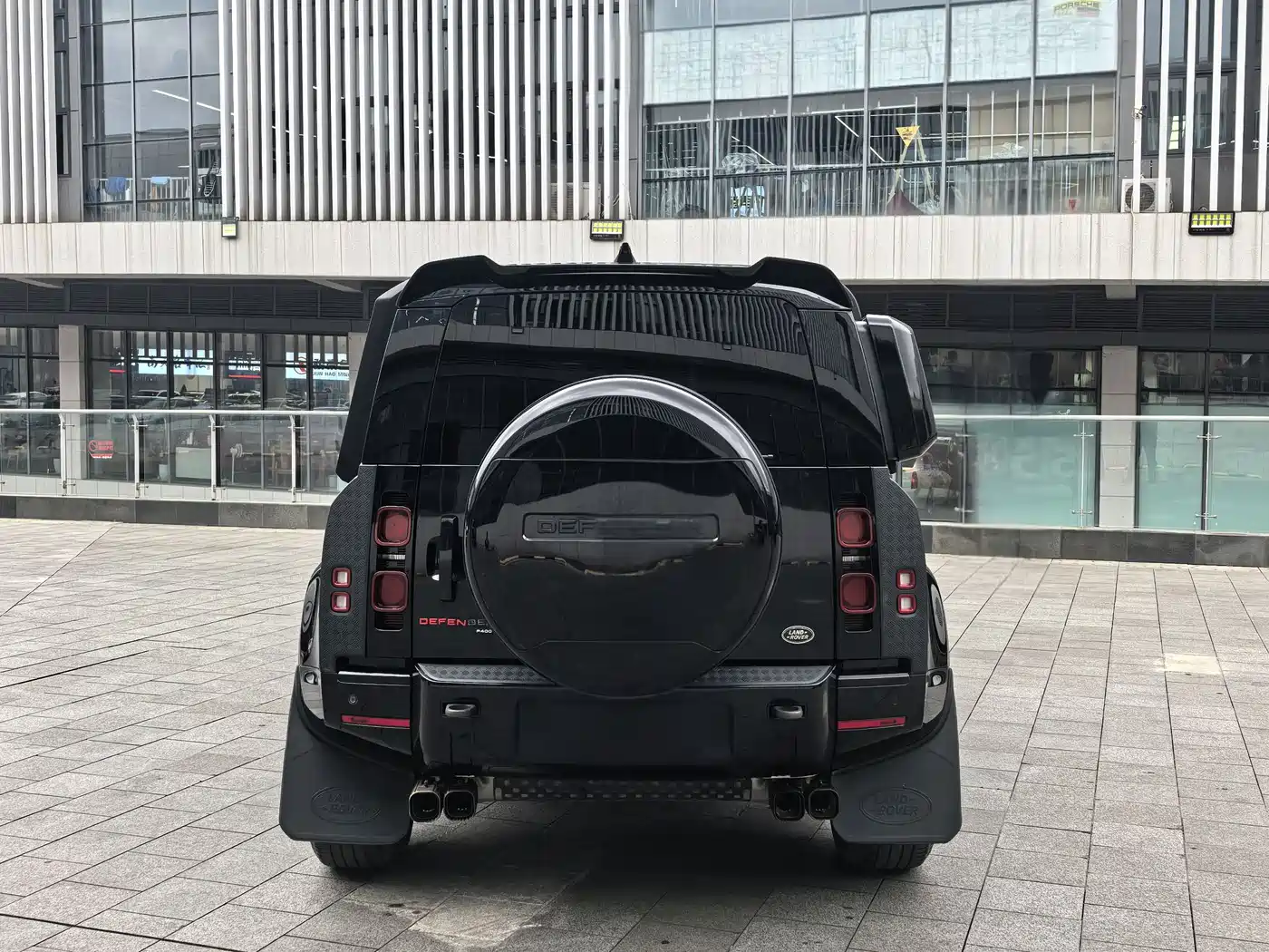 Land Rover Defender 2022 110 P400 X-DYNAMIC HSE фото 17