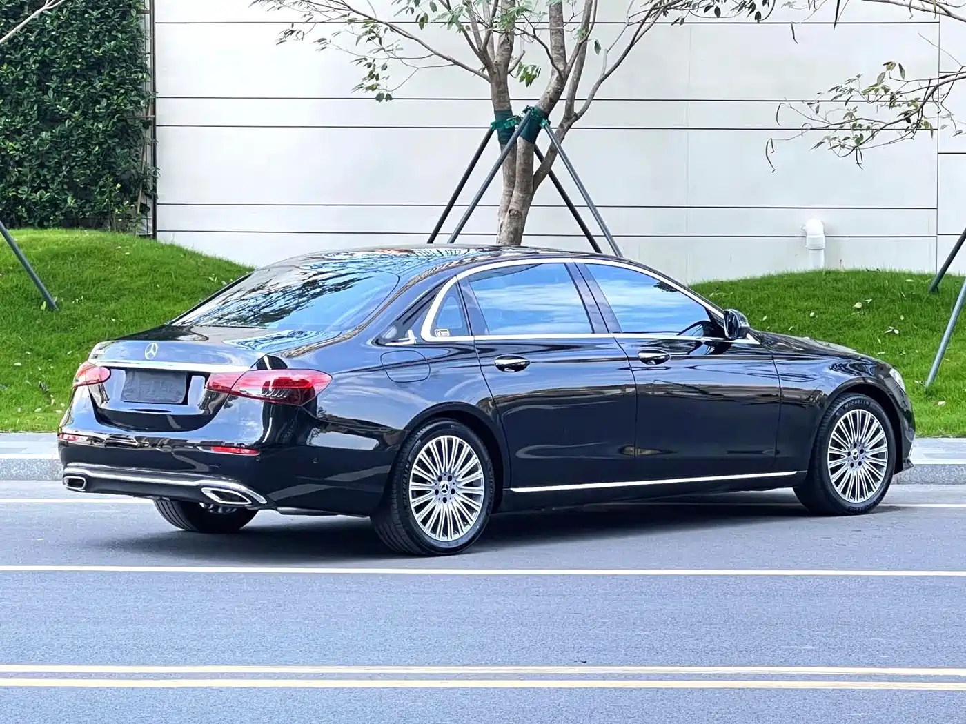 Mercedes-Benz E-Class 2021 E 300 L Luxury фото 9