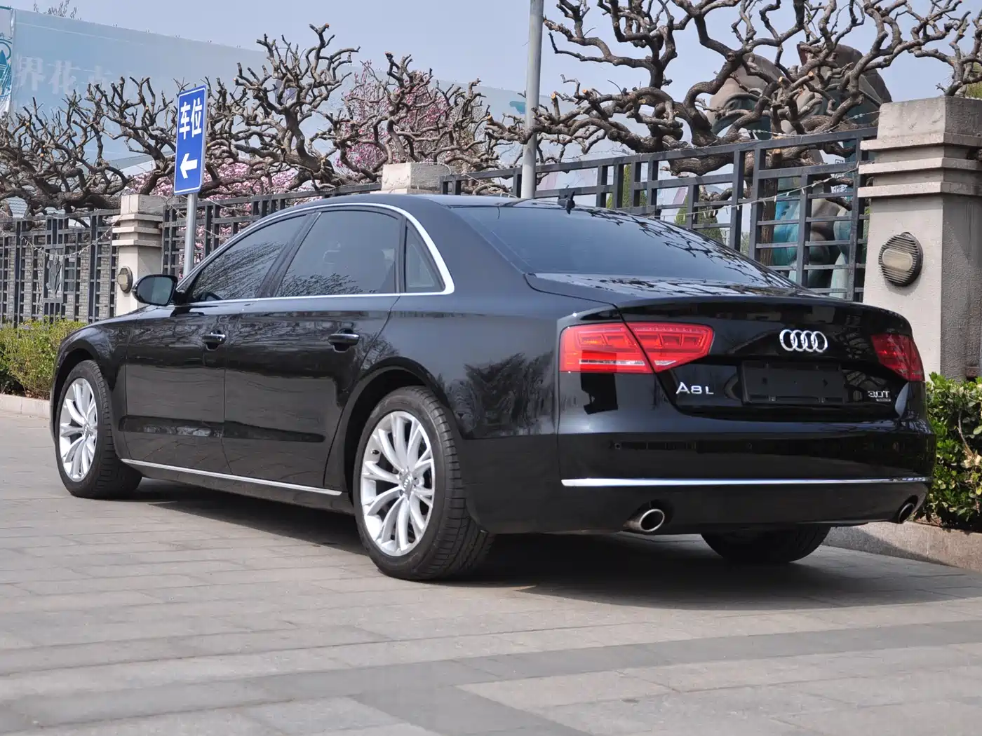 Audi A8 2011 A8L 3.0 TFSI quattro Premium (245kW) фото 4