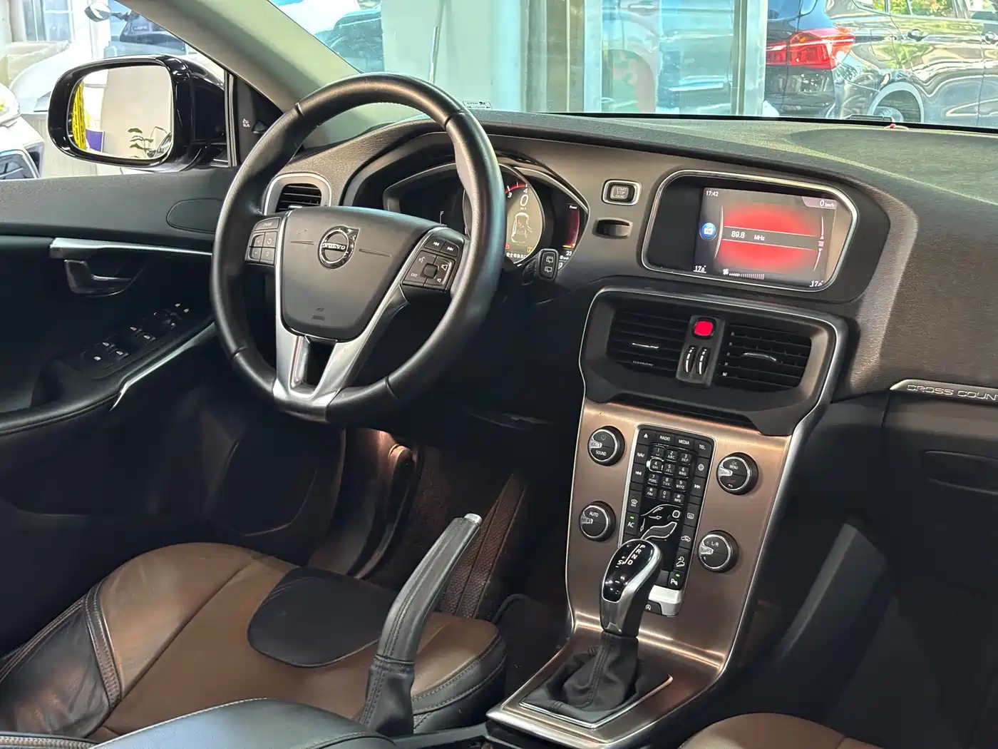 Volvo V40 2018 2017 Cross Country T5 AWD Inscription