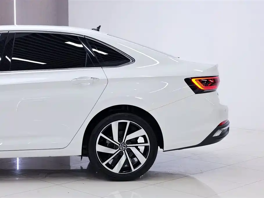 Volkswagen Sagitar 2025 Facelift 300TSI DSG Beyond Edition фото 4