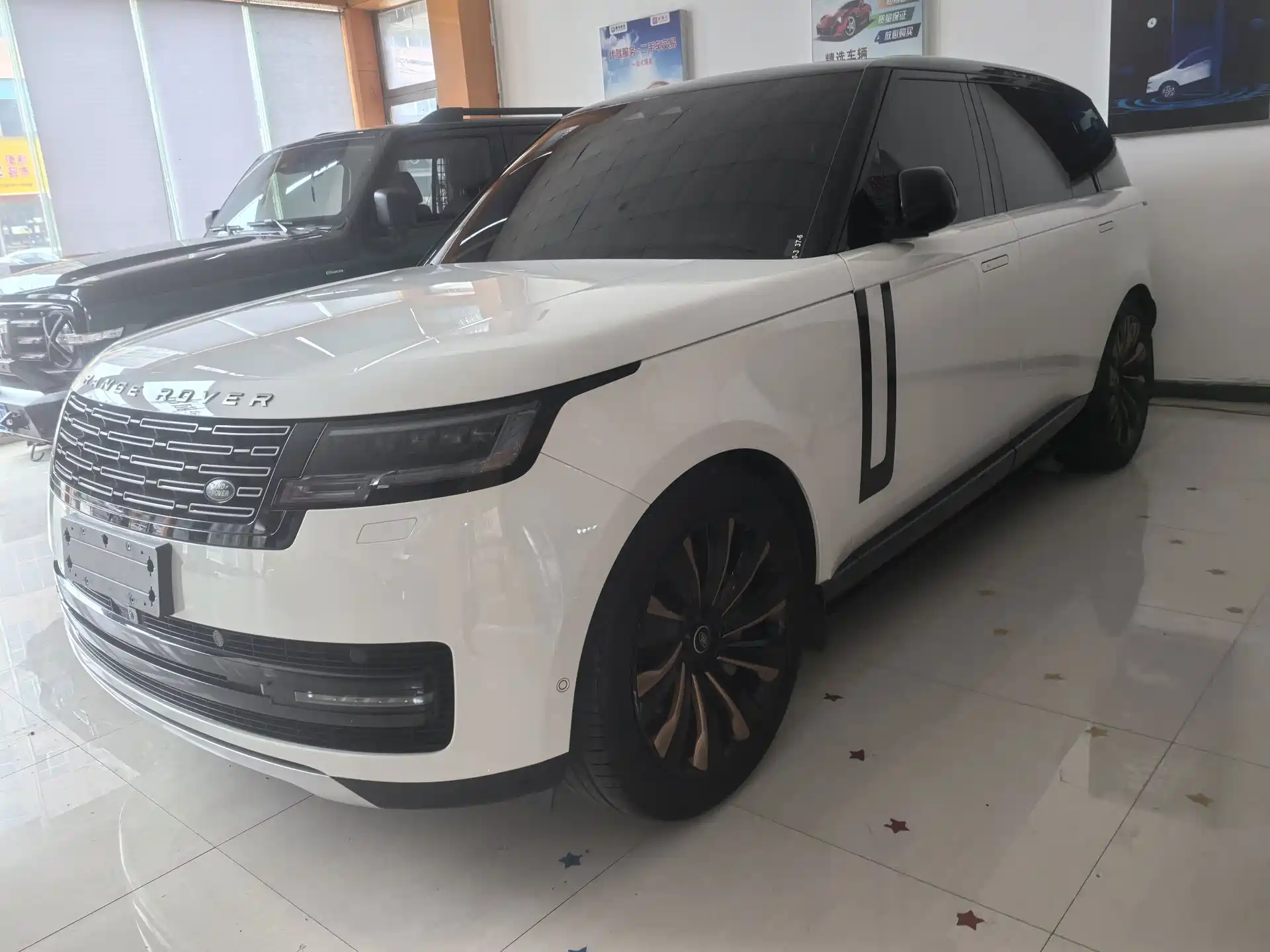 Фото 1 - Land Rover Range Rover
