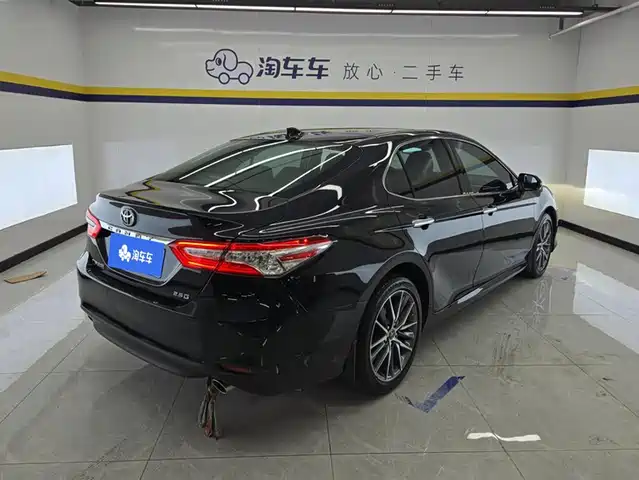 Toyota Camry 2021 2.5G Luxury Edition — фото 3