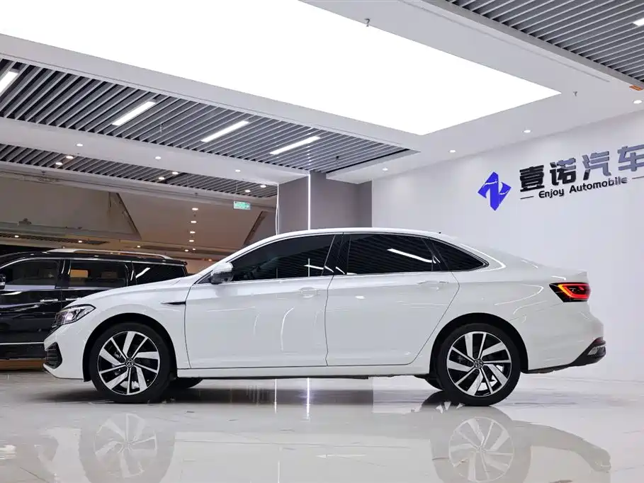Volkswagen Sagitar 2025 Facelift 300TSI DSG Beyond Edition фото 3