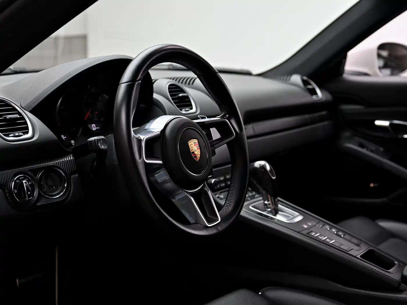 Porsche 718 2018 Cayman 2.0T фото 8