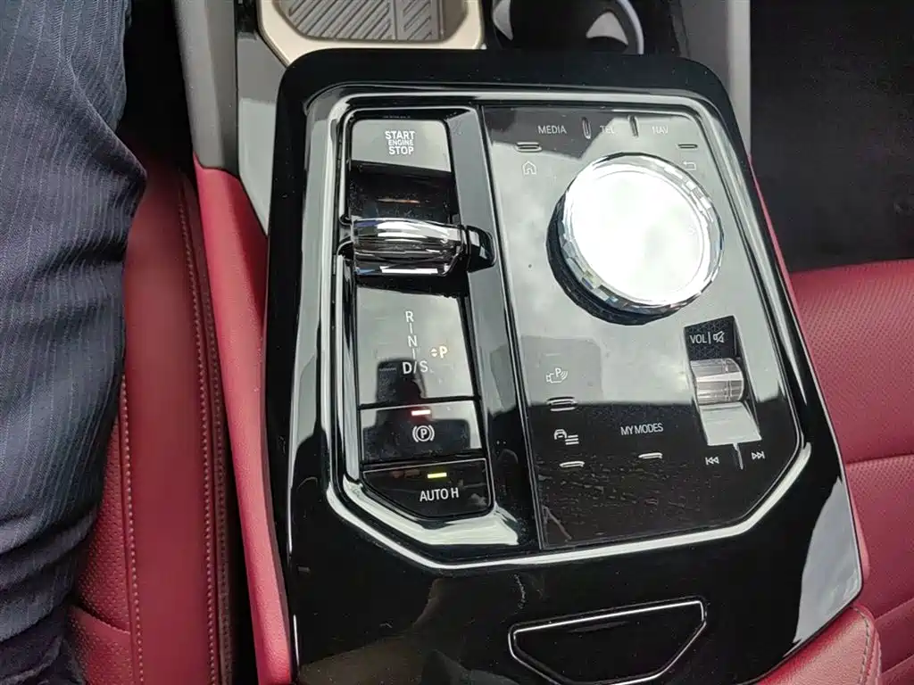 BMW 5 Series 2025 530Li Premium M Sport Package фото 14
