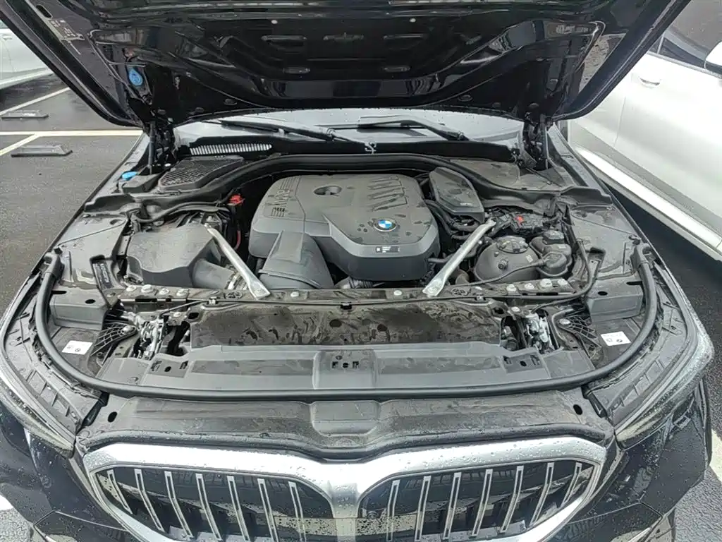 BMW 5 Series 2025 530Li Premium M Sport Package фото 20