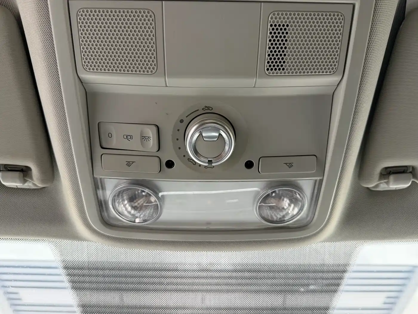Volkswagen Sagitar 2012 1.6L Automatic Comfort Type фото 12