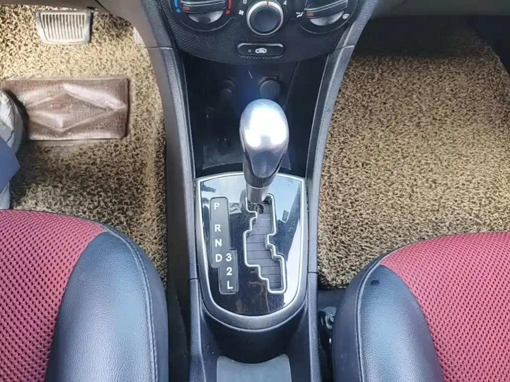 Hyundai Reina 2015 2014 Model 1.6L Automatic TOP