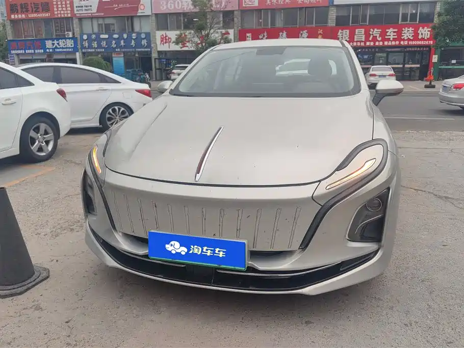 Hongqi E-QM5 2022 431km Charging Enjoyment Edition фото 2