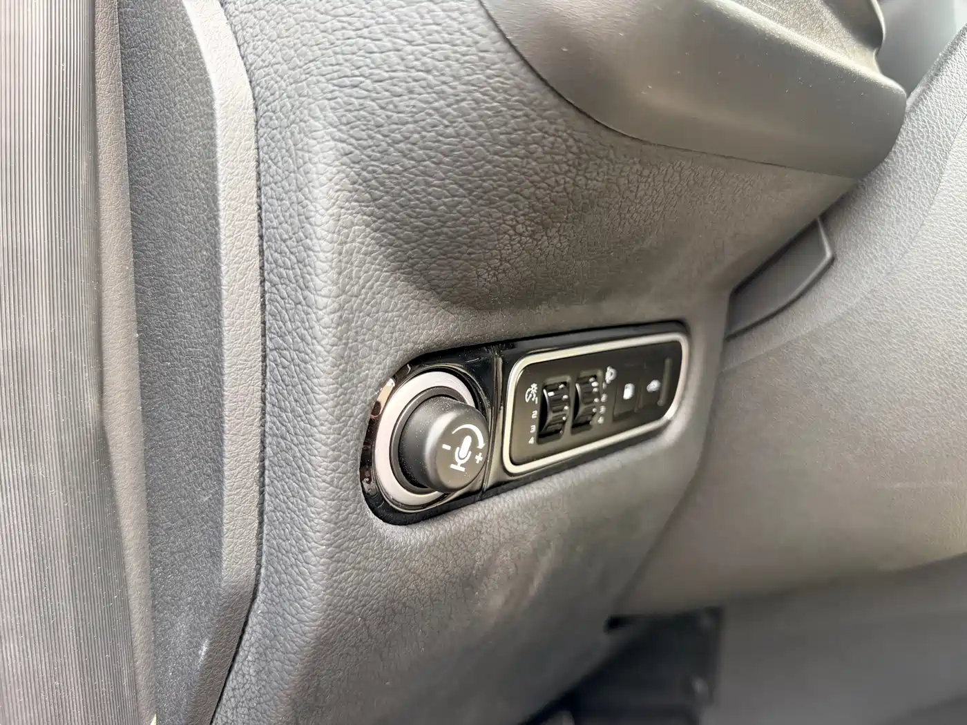 LEVC TX 2022 TX5 Extended Range Space Comfort Edition фото 33