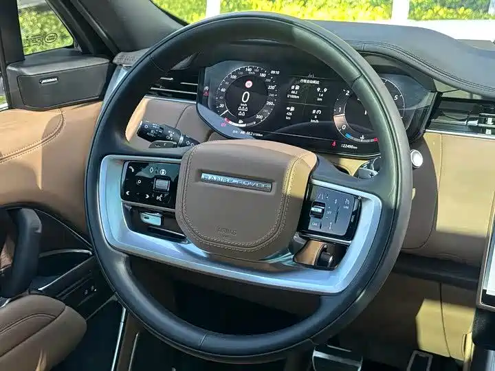 Land Rover Range Rover 2025 2024 3.0 L6 400PS Golden Age Extended 7-Seater