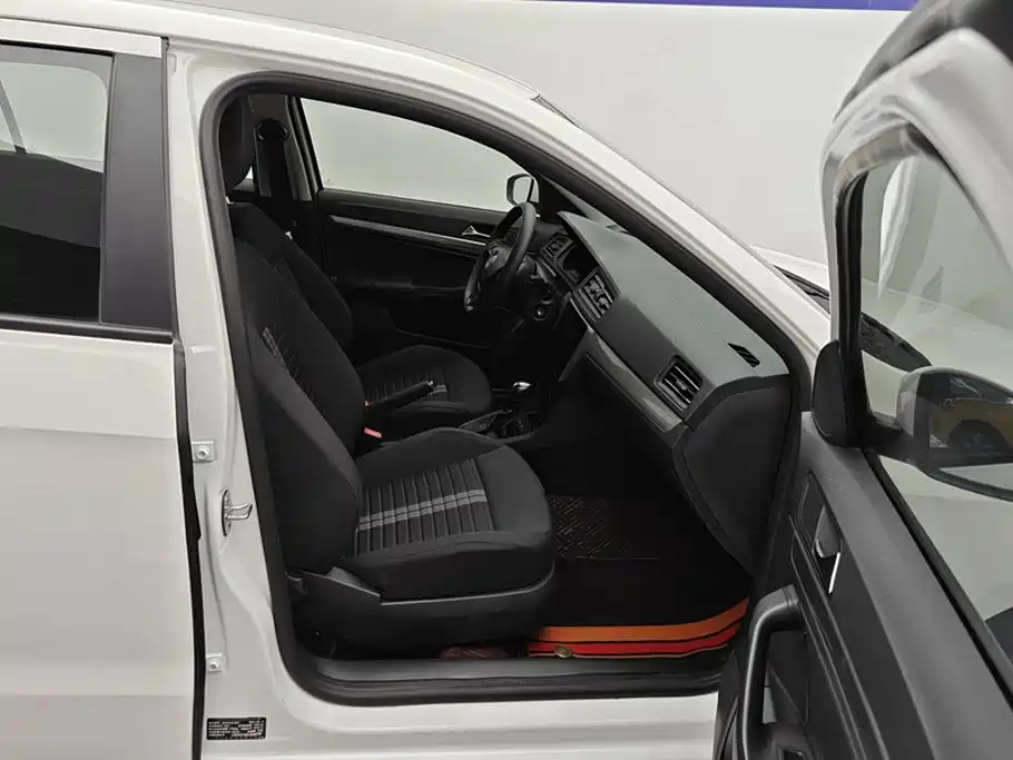 Фото 8 - Volkswagen Lavida
