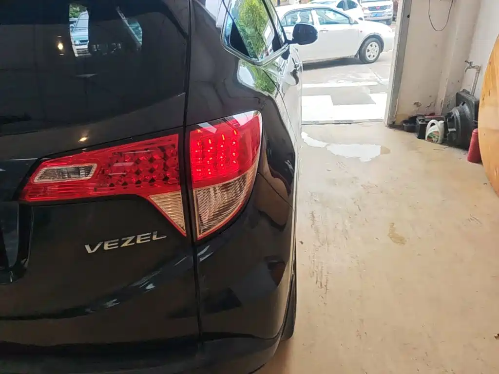 Photo 8 - Honda Vezel