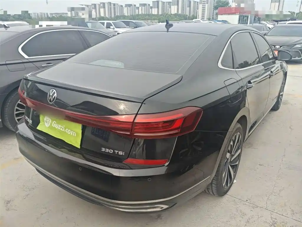 Volkswagen Passat 2022 330TSI Luxury Edition фото 7