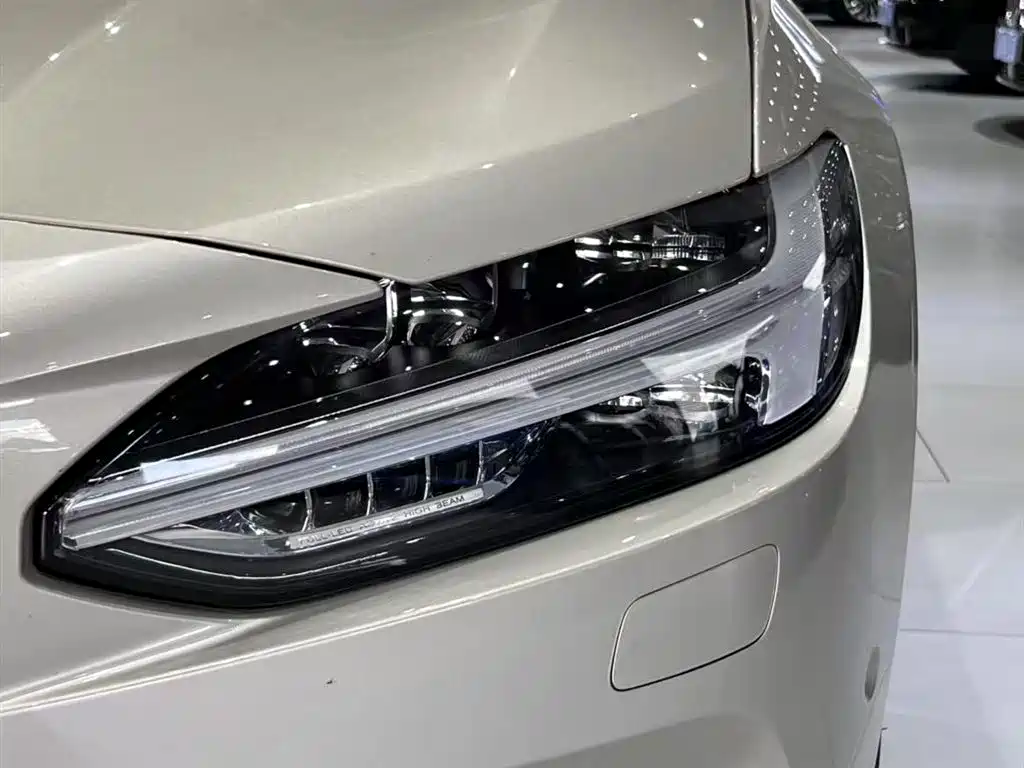 VOLVO S90 PLUG IN HYBRID