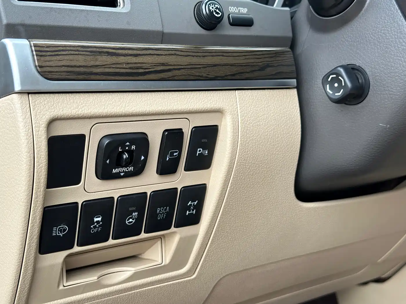 Toyota Land Cruiser 2012 4.6L Automatic VX-R фото 22