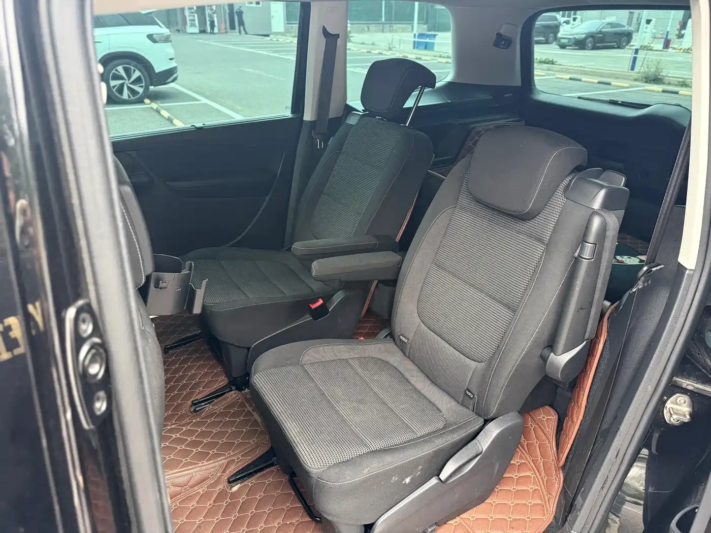 Volkswagen Sharan 2018 380TSI Comfort 6-Seater фото 11