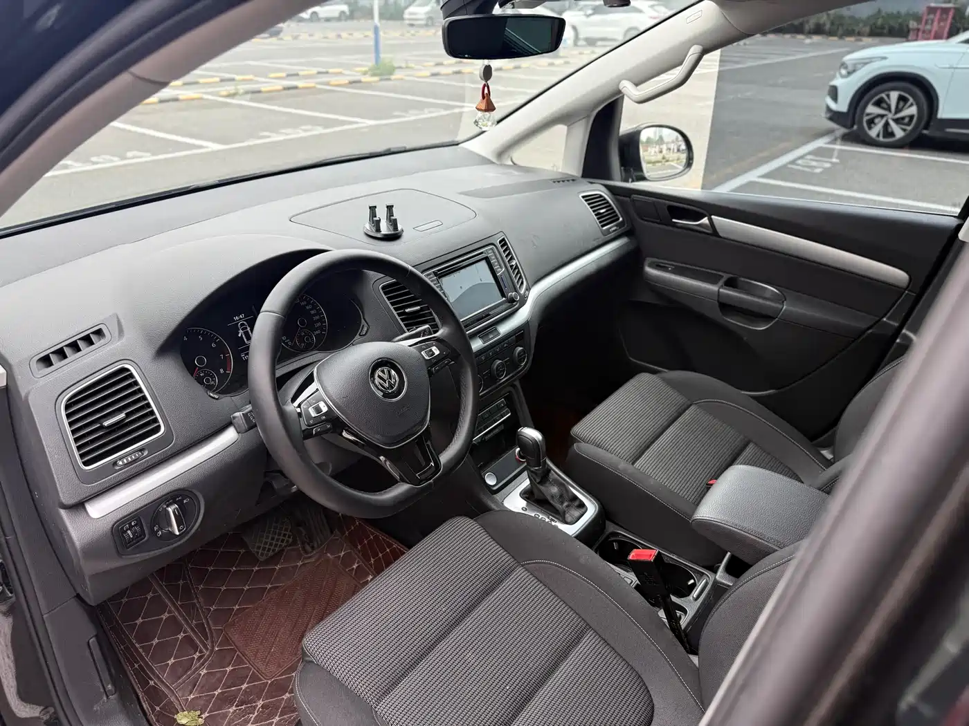 Volkswagen Sharan 2018 380TSI Comfort 6-Seater фото 8