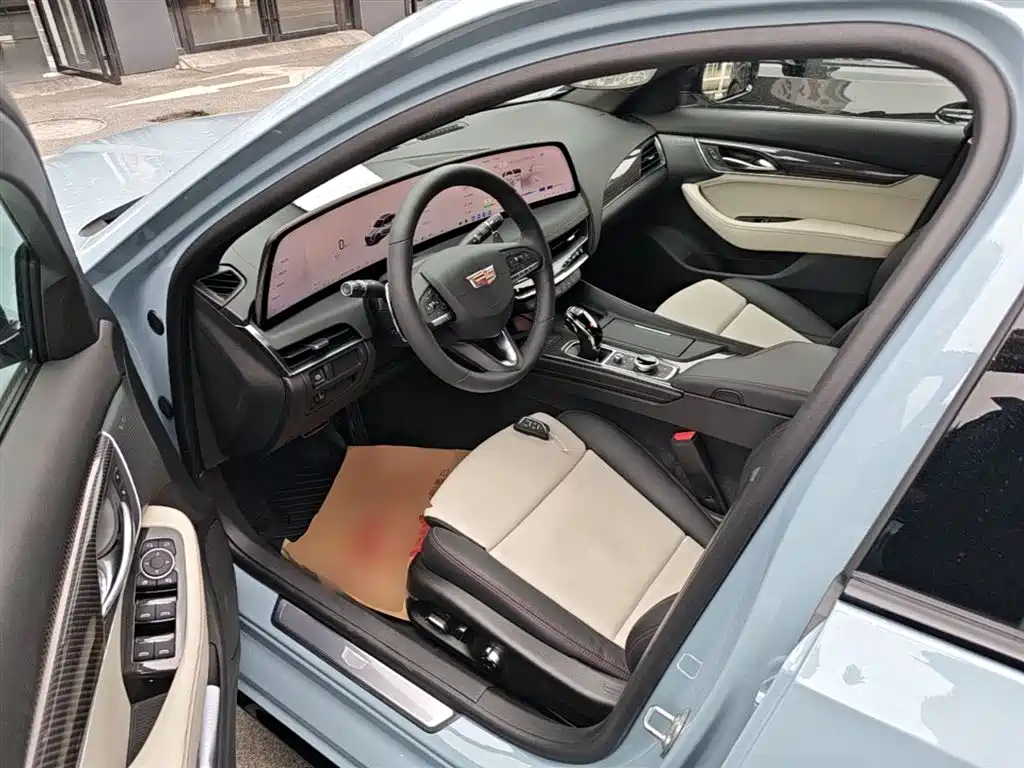 Cadillac CT5 2025 Model 28T Track Performance Edition + Peak Track Package фото 16