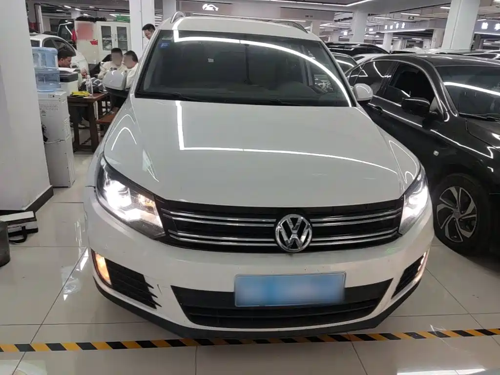صورة 3 - Volkswagen Tiguan