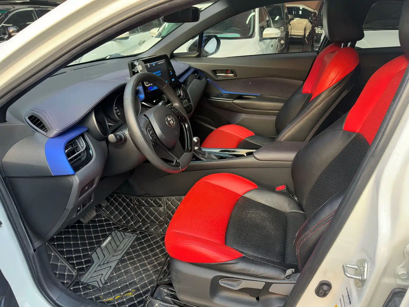 Toyota C-HR 2019 2018 2.0L Luxury Edition China V