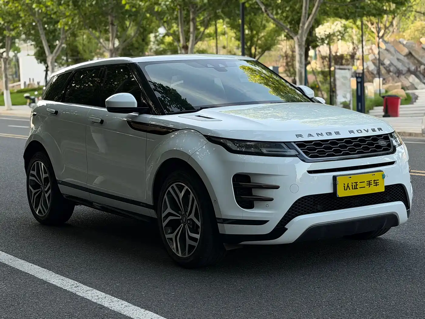 Land Rover Range Rover Evoque 2020 249PS R-DYNAMIC S Sport Edition фото 3