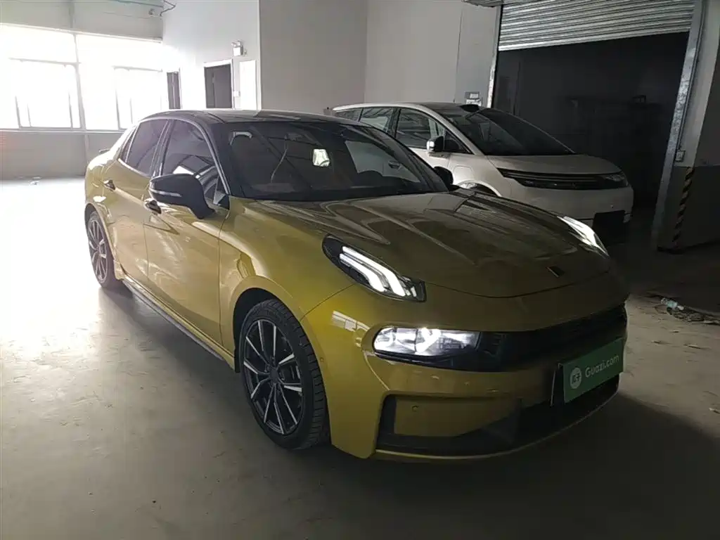 Lynk & Co 03 2022 03+ 2.0TD Auto Wind Rider Edition фото 4