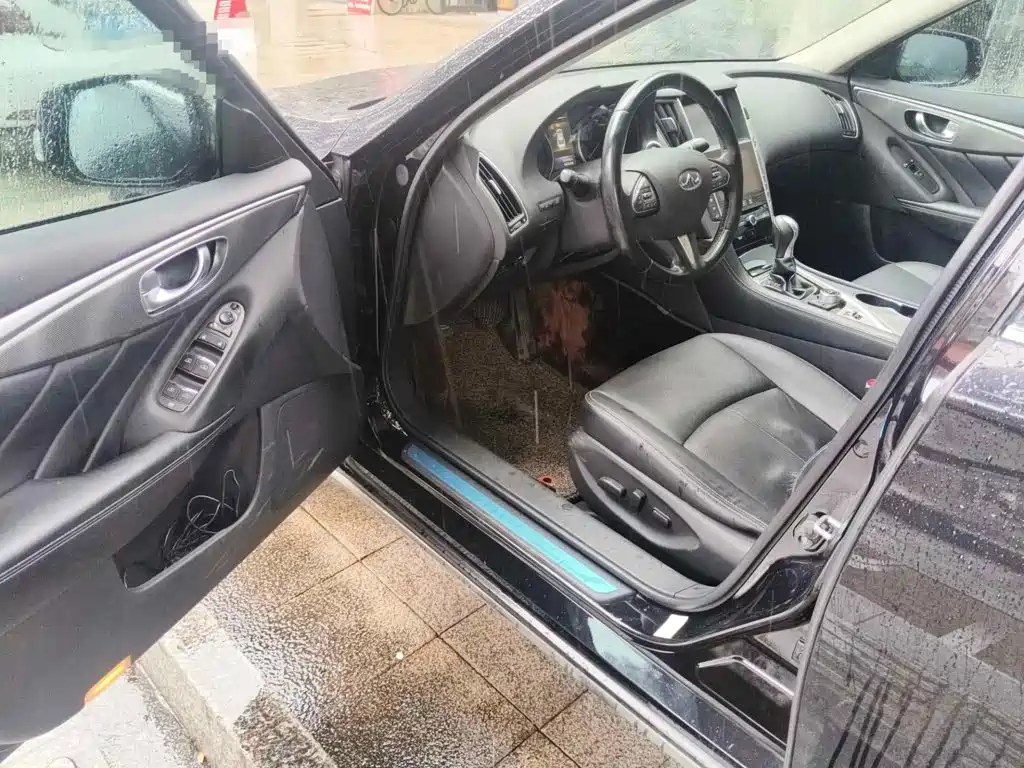 Фото 8 - Infiniti Q50L