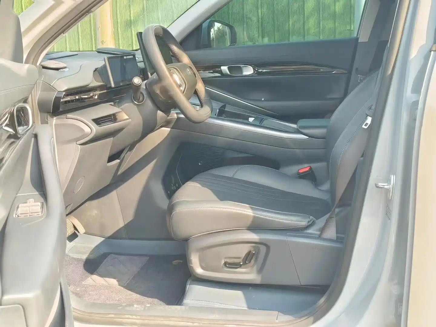 Фото 4 - Geely Galaxy Galaxy E5