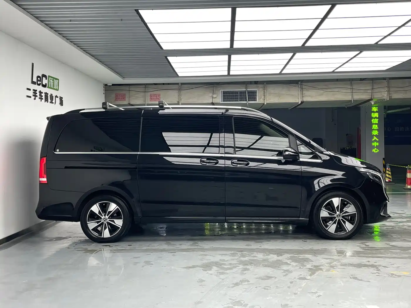 Mercedes-Benz V-Class 2020 V 260 Luxury Edition фото 26