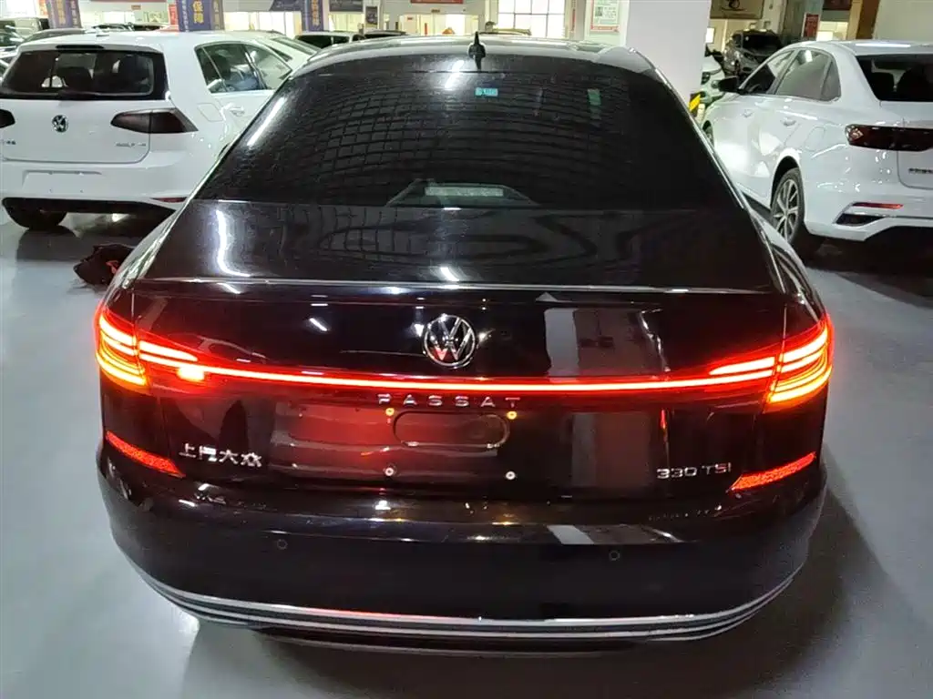 Volkswagen Passat 2022 330TSI Elite Edition фото 6