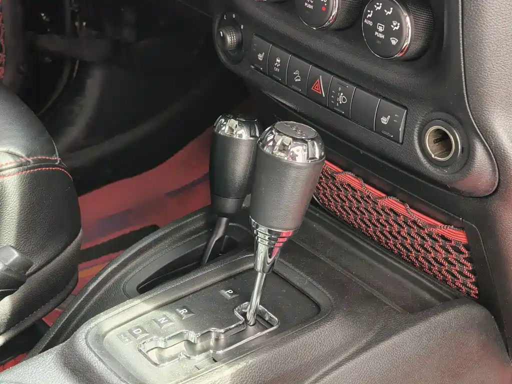 Photo 6 - Jeep Wrangler
