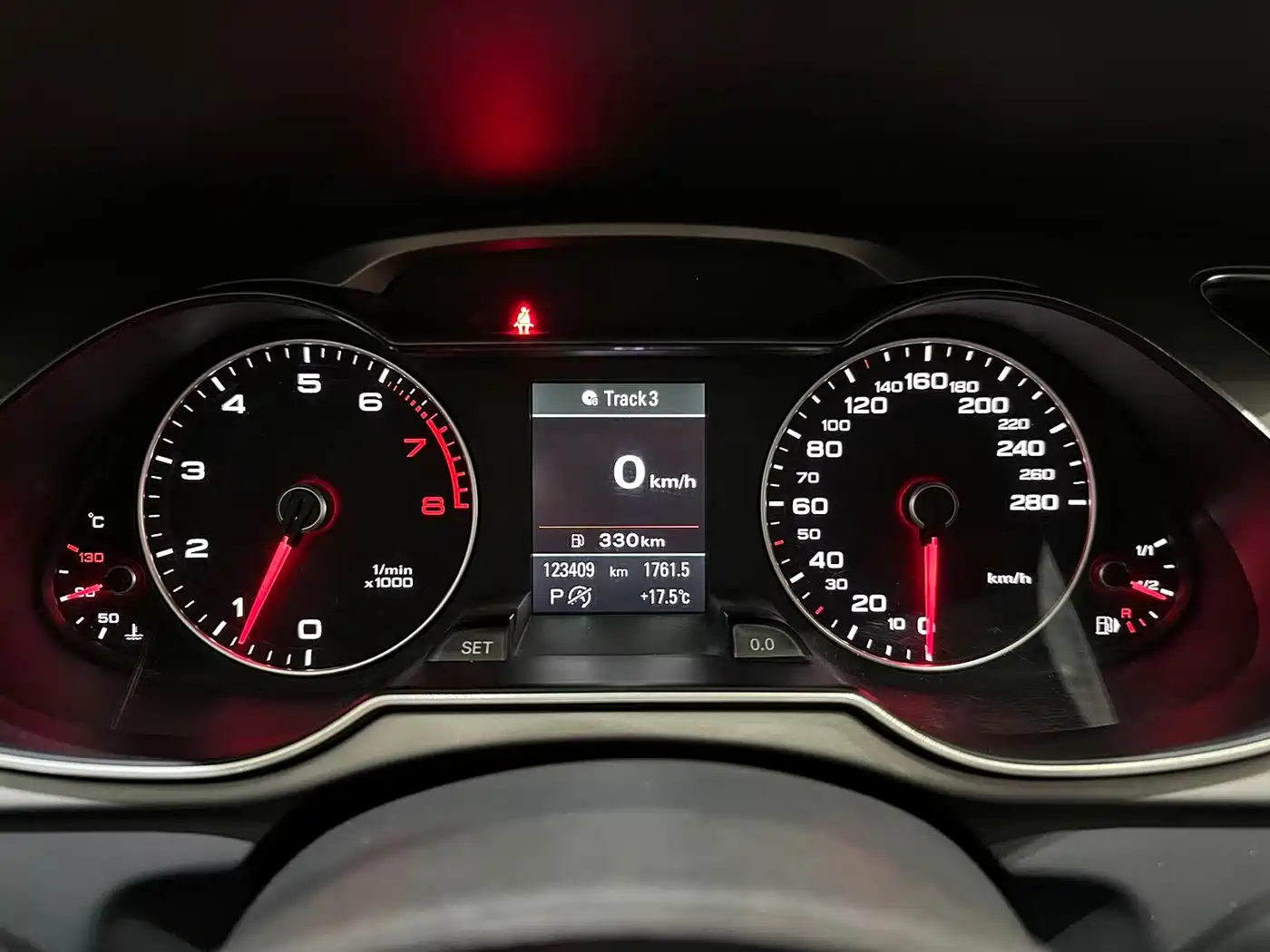 Audi A4L 2016 35 TFSI Heritage Edition S line Luxury фото 14