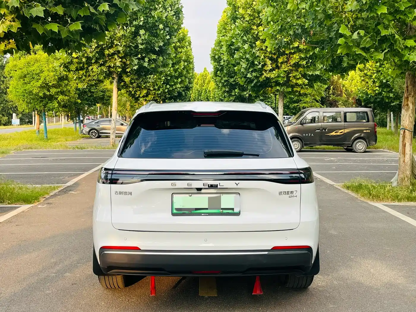 Geely Galaxy Galaxy Starship 7 EM-i 2025 120km Navigation Edition фото 9
