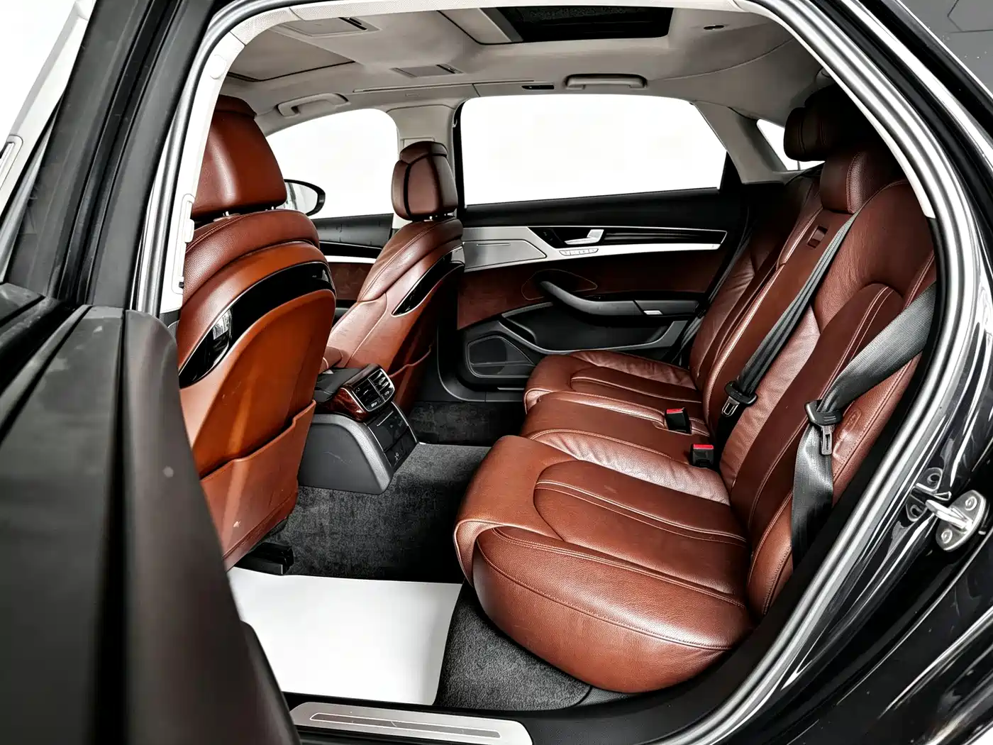 Фото 11 - Audi A8
