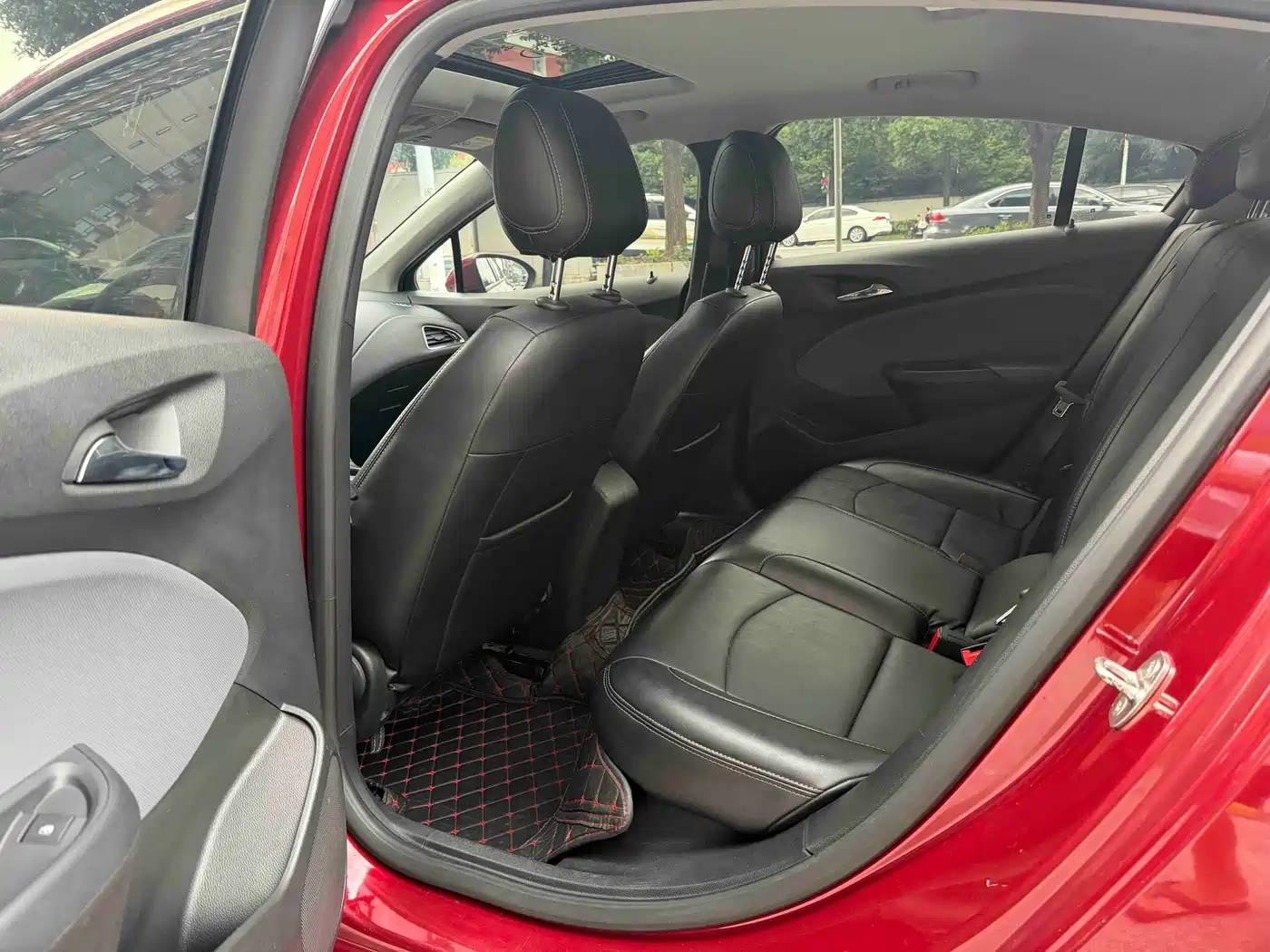 Chevrolet Cruze 2018 2018 320 Automatic Pioneer Sunroof Edition