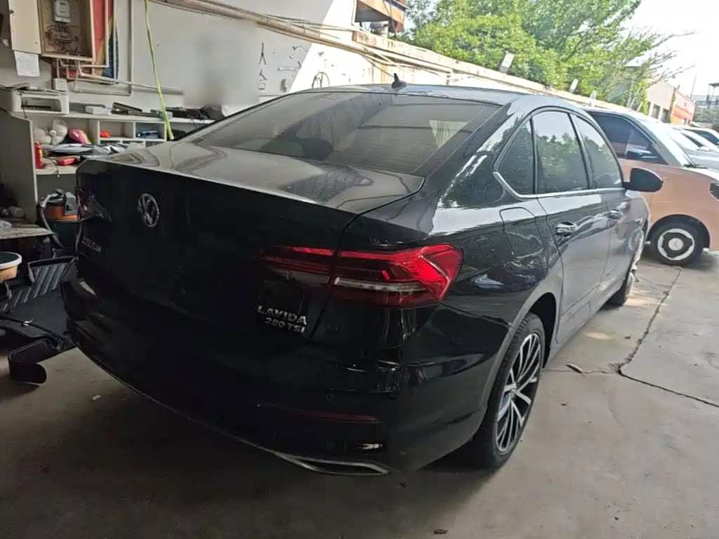 Фото 7 - Volkswagen Lavida