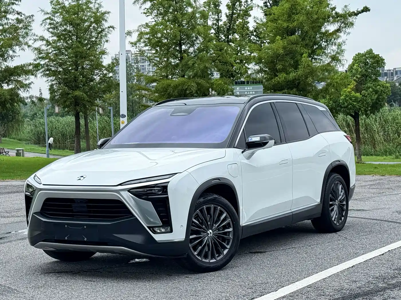 NIO ES8 2020