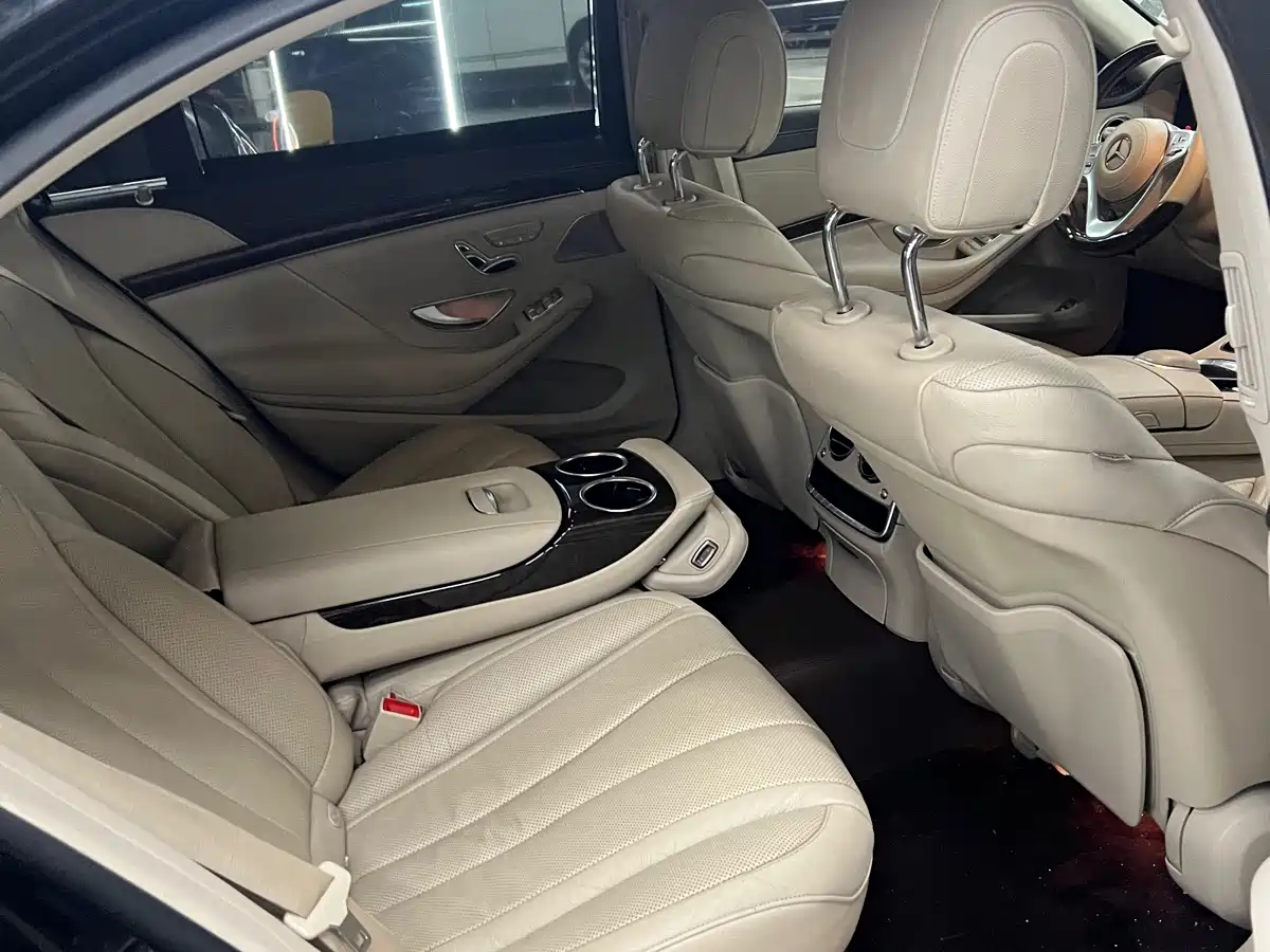 Photo 5 - Mercedes-Benz S-Class