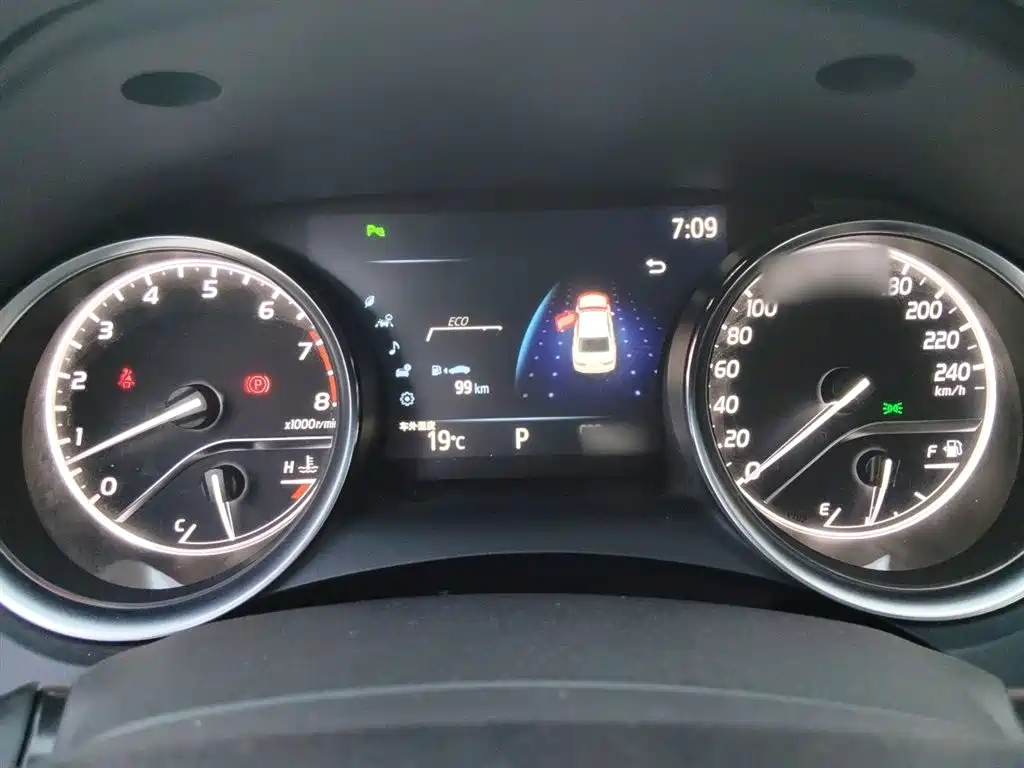 Toyota Camry 2019 Facelift 2.5G Luxury Edition фото 4