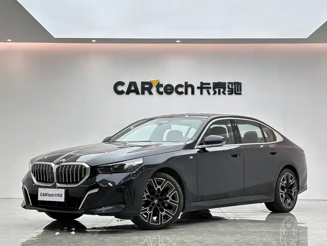 BMW 5 Series 2024 530Li Premium M Sport Package — фото 1