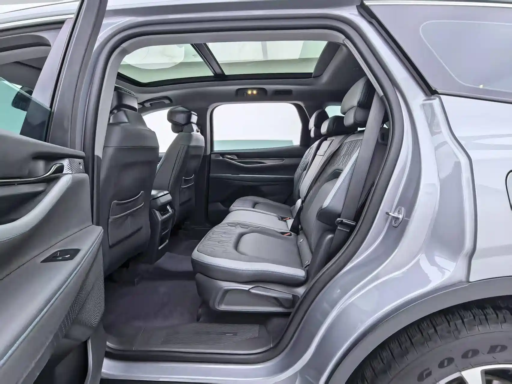 Фото 15 - Ford Edge